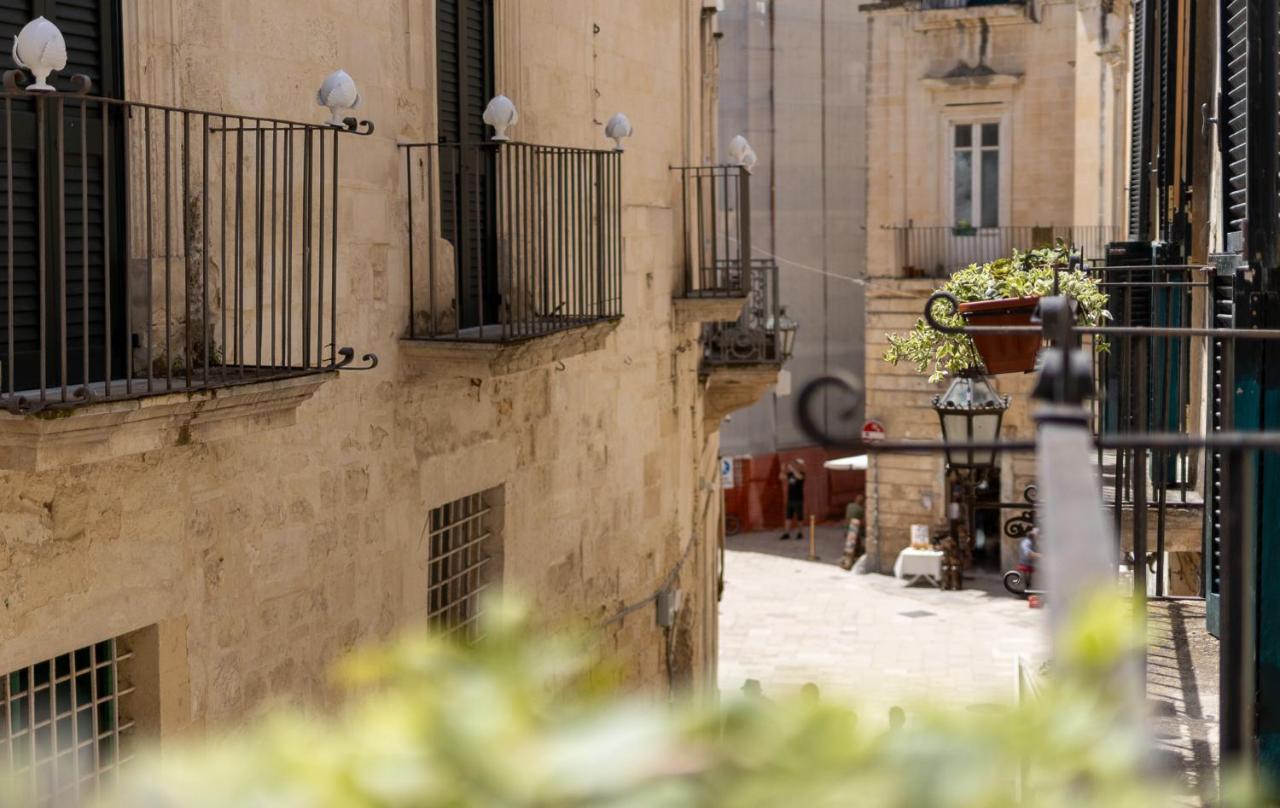 Palazzo Della Contessa - Suites & Breakfast Lecce Exterior photo