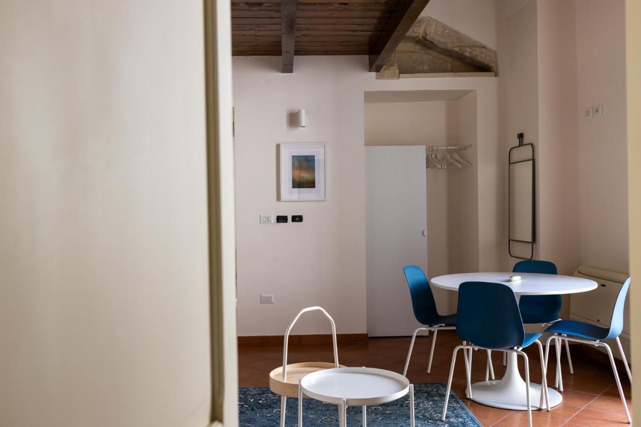 Palazzo Della Contessa - Suites & Breakfast Lecce Exterior photo