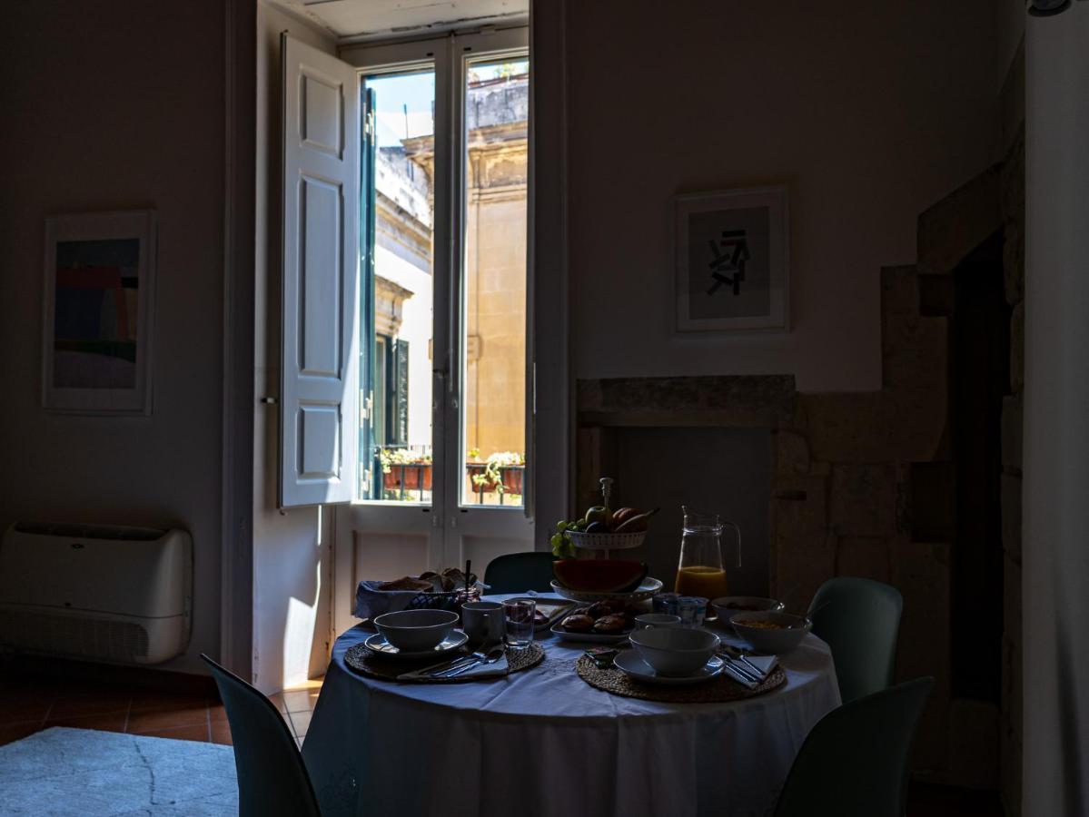 Palazzo Della Contessa - Suites & Breakfast Lecce Exterior photo