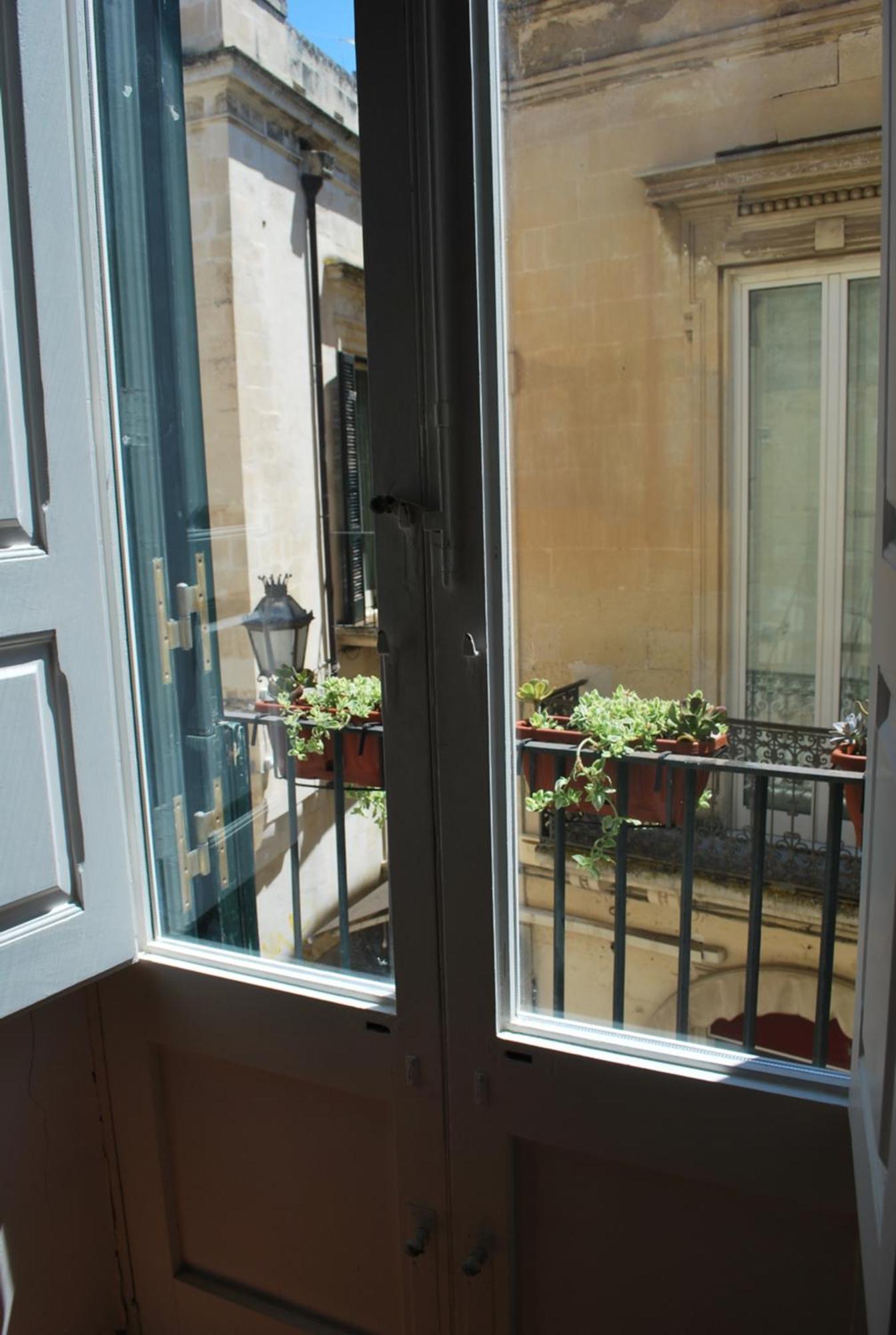 Palazzo Della Contessa - Suites & Breakfast Lecce Exterior photo